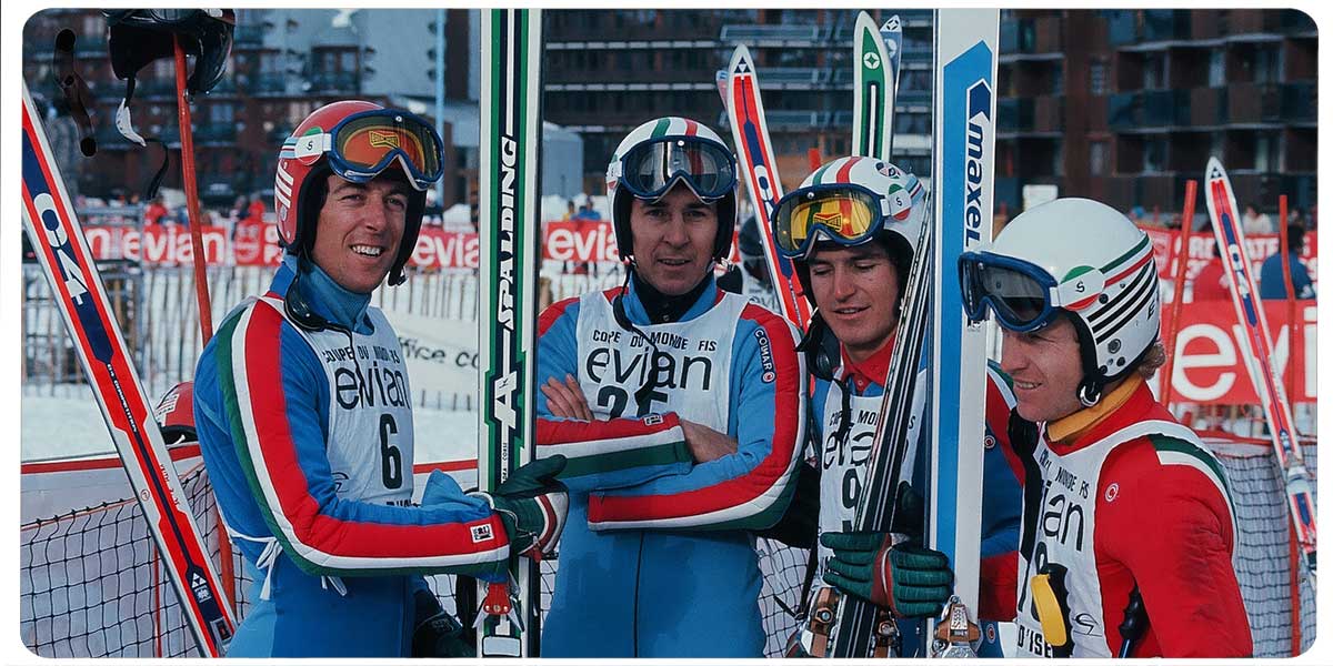 I campioni della valanga azzurra con occhiali salice